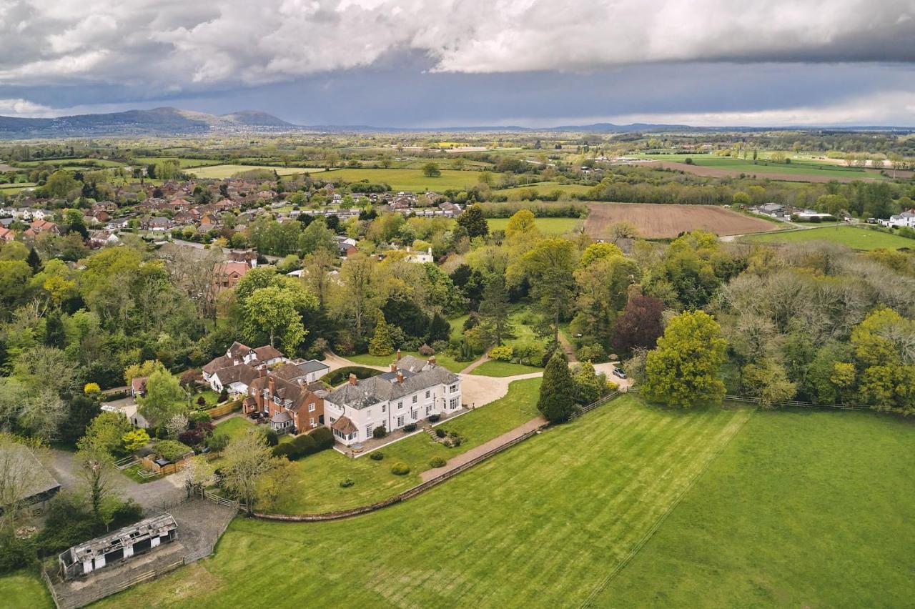 Equestrian Manor Villa Upton upon Severn Bagian luar foto